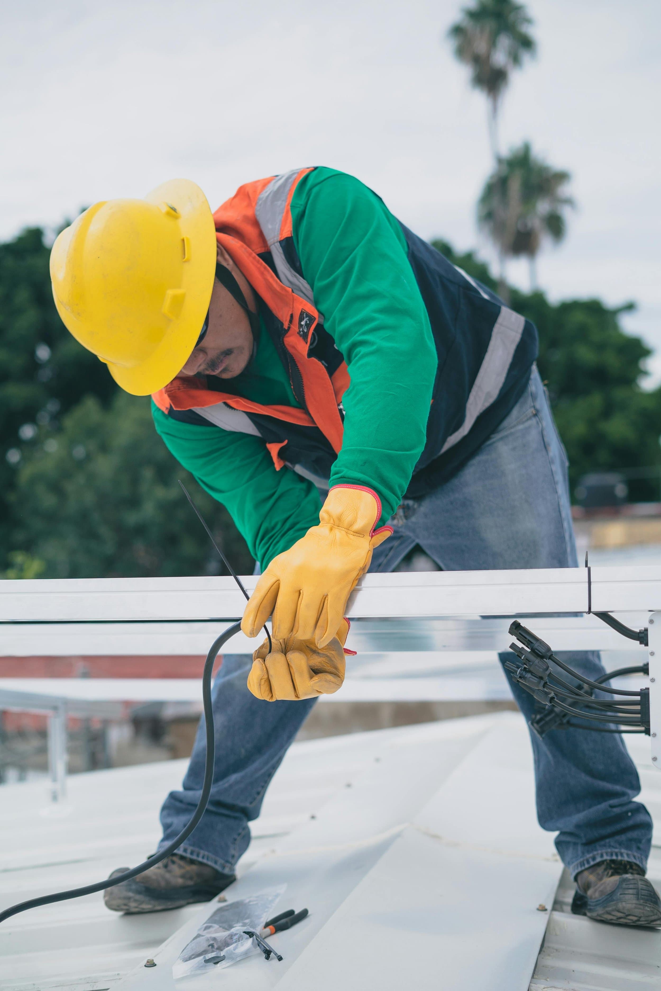 Contractor in B2B construction